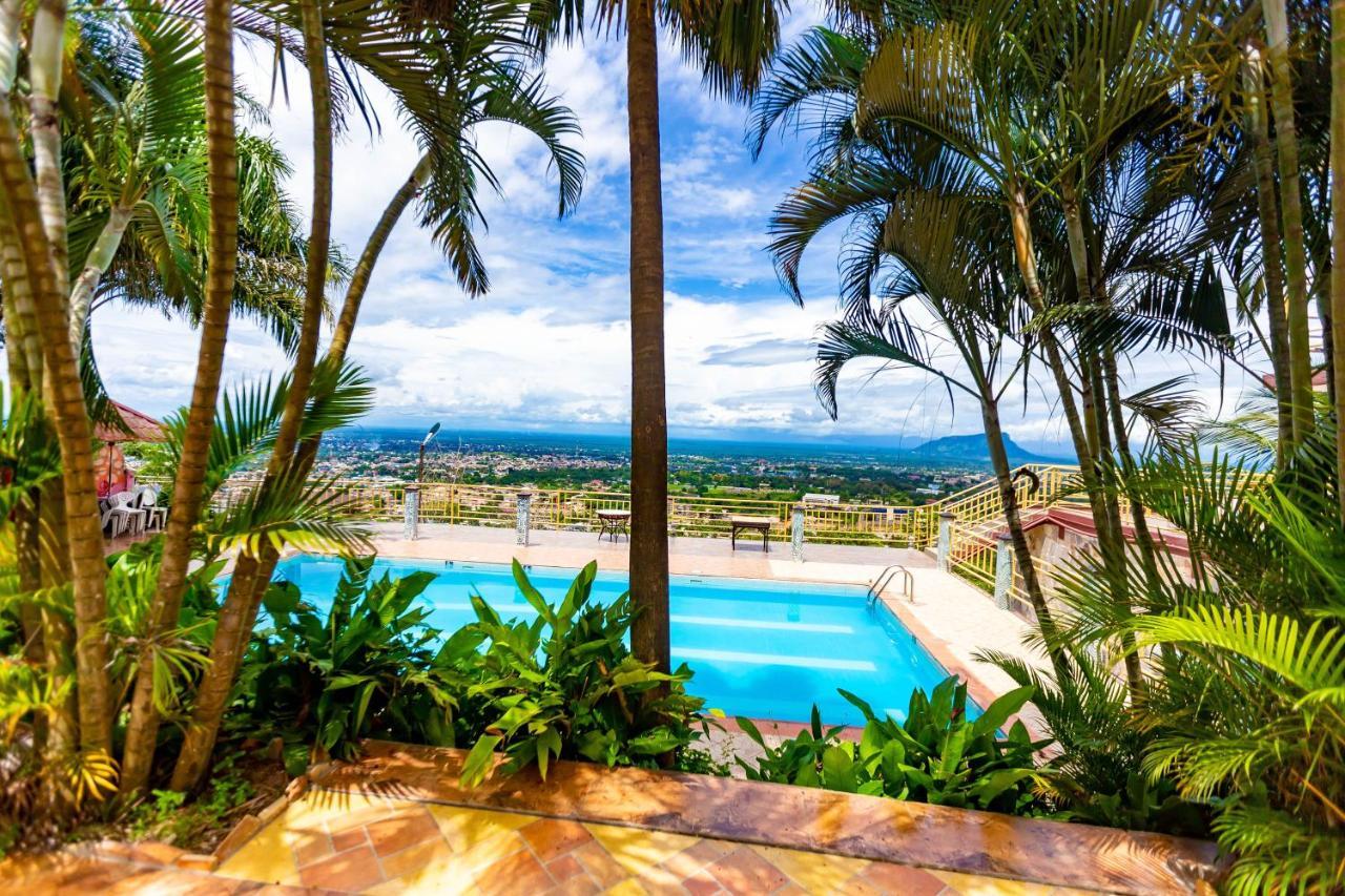 Sky Plus Hotel & Resort Ho Dış mekan fotoğraf